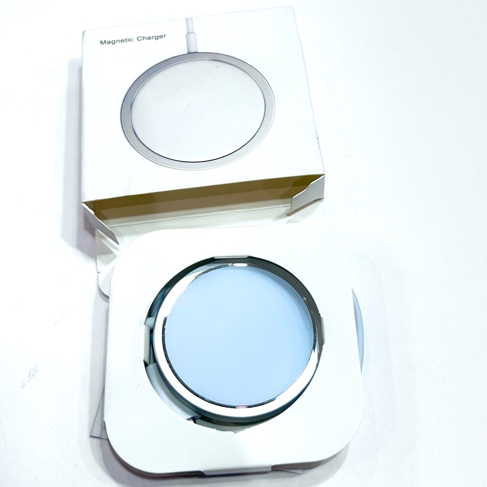 Magnetic Wireless Charger 15W USB C Qi Compatible Smartphone Charging Pad New